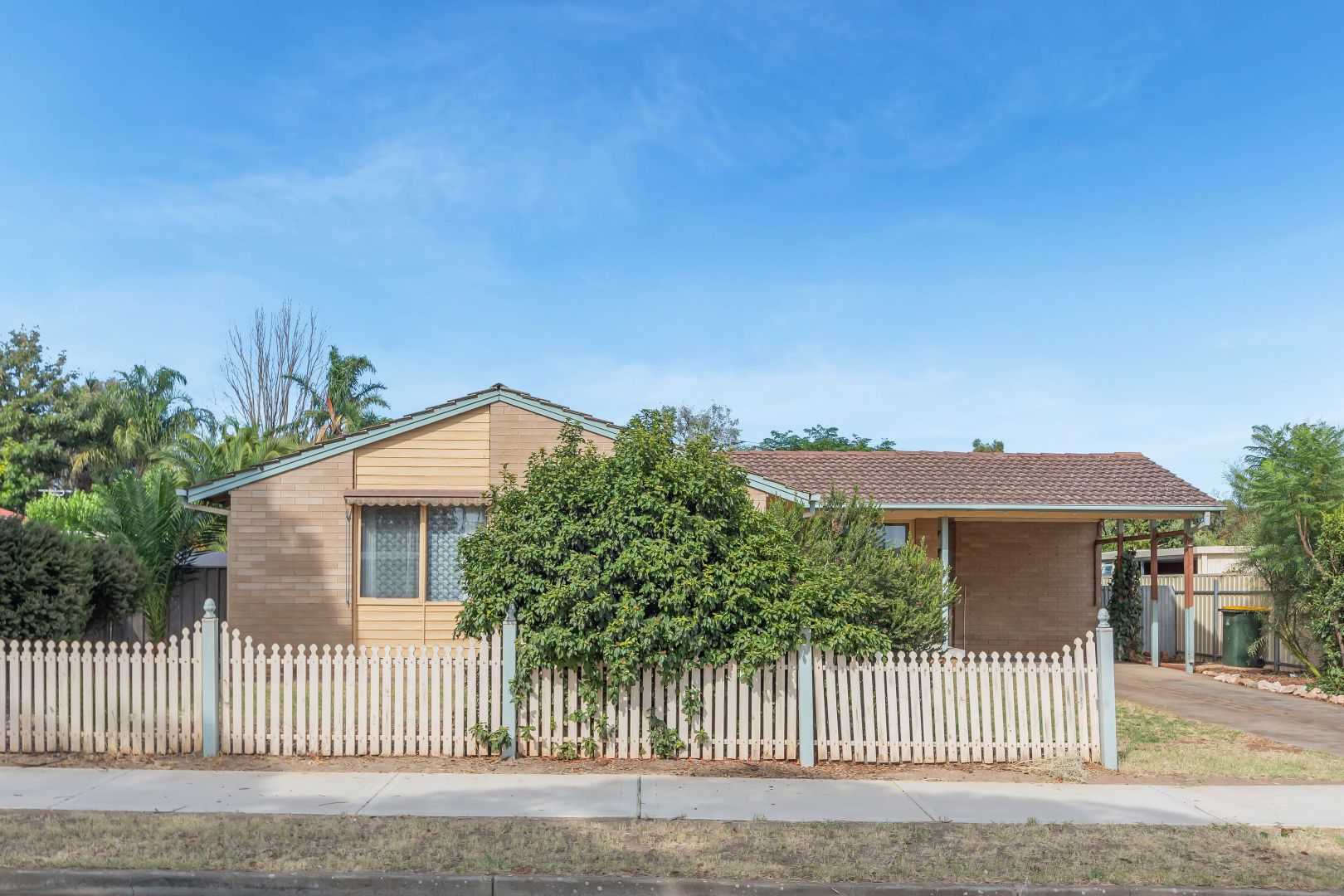 17 Palari Crescent, Munno Para SA 5115, Image 2