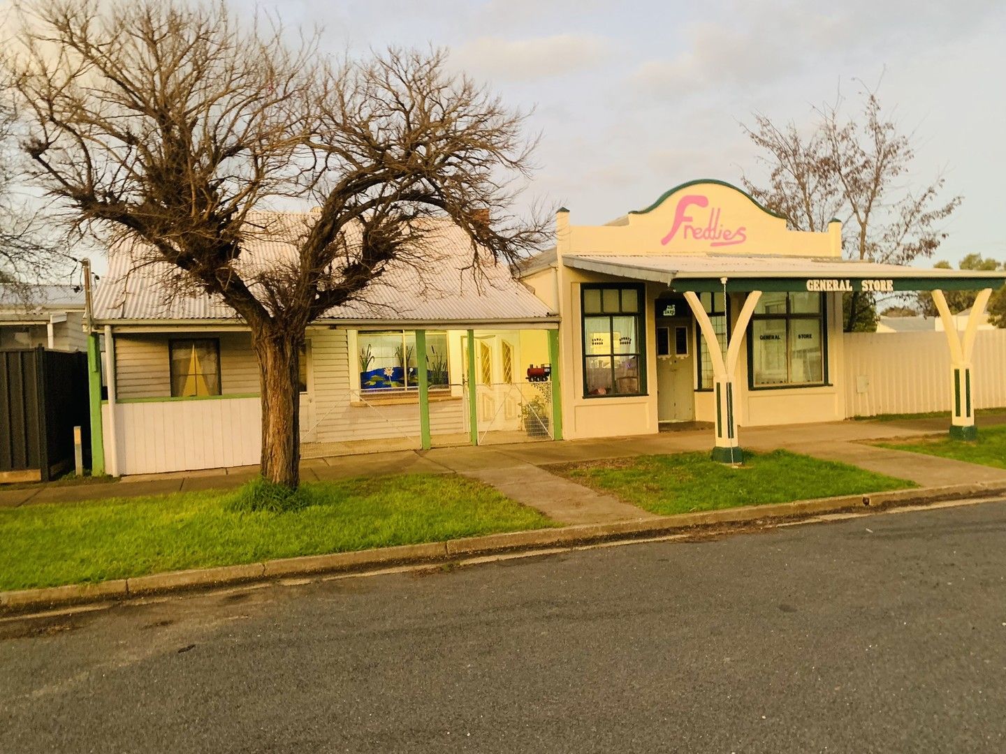 16 Anna Street, Urana NSW 2645 House for Sale 350,000 Domain