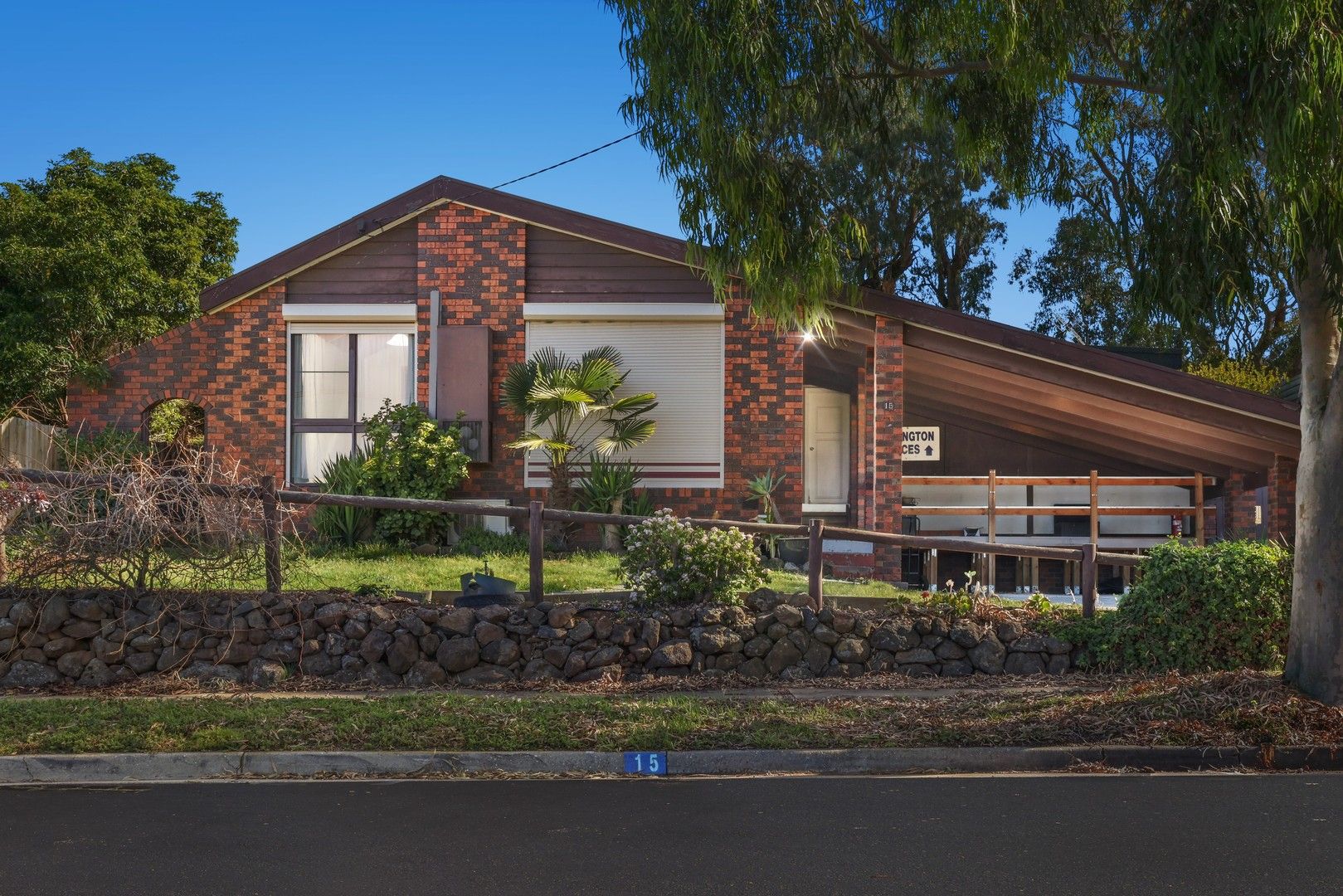 4 bedrooms House in 15 Wilson Place BACCHUS MARSH VIC, 3340