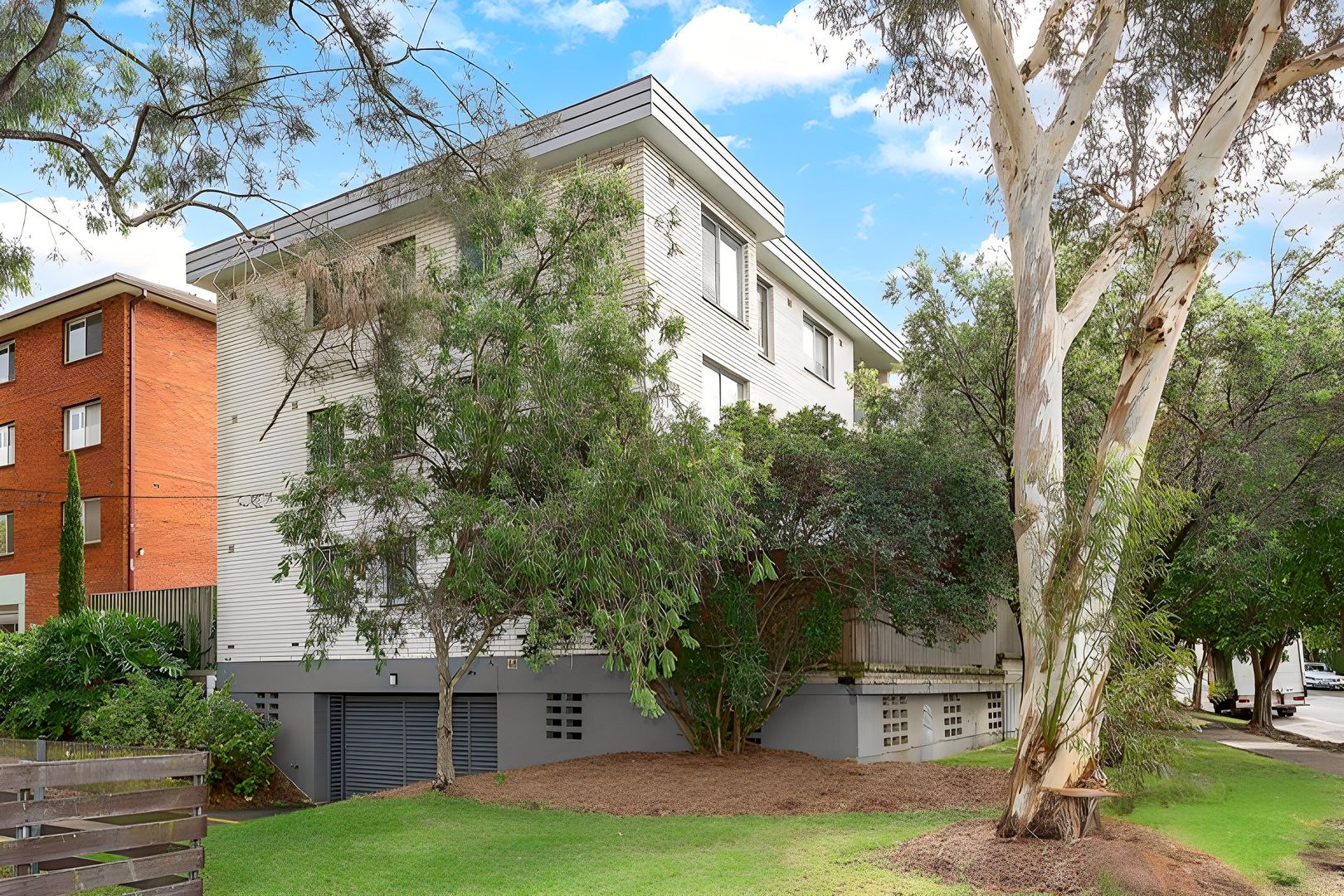 2 bedrooms Apartment / Unit / Flat in 8/48 Pittwater Road GLADESVILLE NSW, 2111