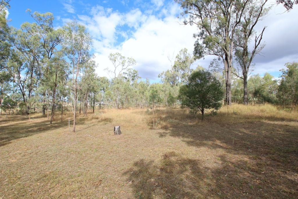 14 Highland Grove, Kensington Grove QLD 4341, Image 2