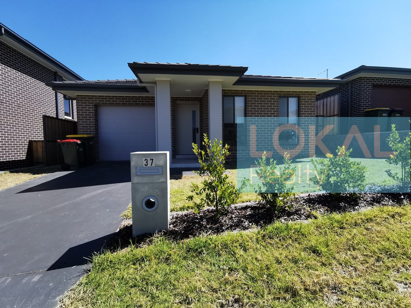 4 bedrooms House in 37 Equinox Drive BOX HILL NSW, 2765