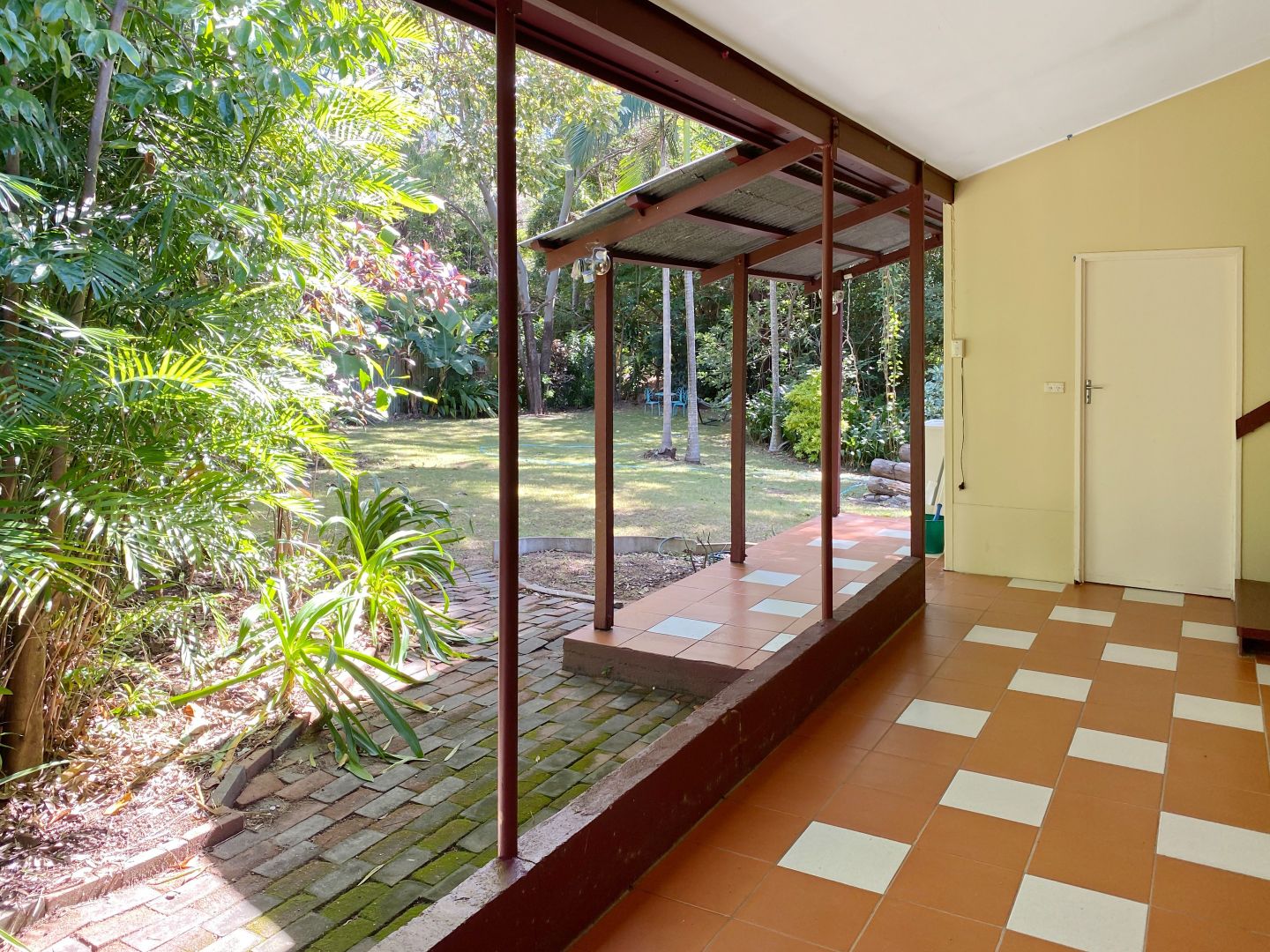 10 Opalia Ct, Nelly Bay QLD 4819, Image 2