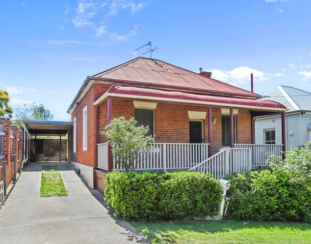 19 Gipps Street, West Tamworth NSW 2340