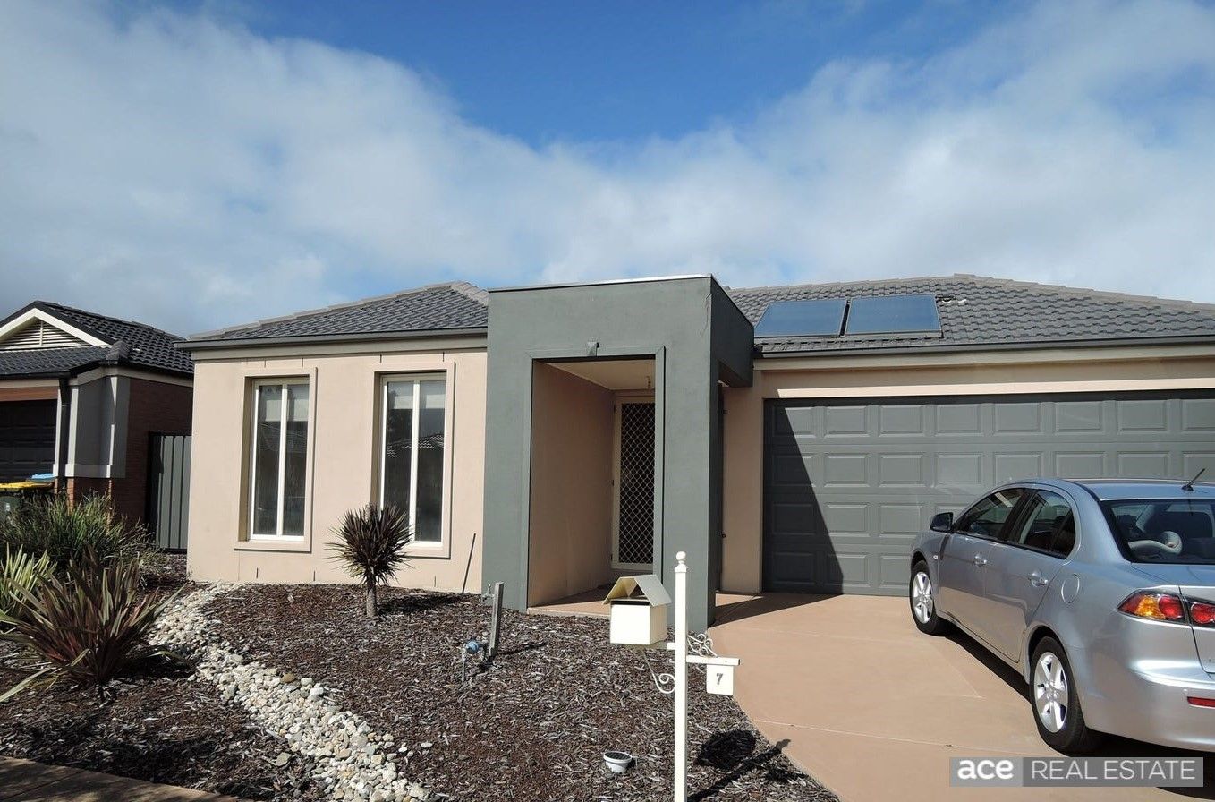 3 bedrooms House in 7 Dexter Grove POINT COOK VIC, 3030
