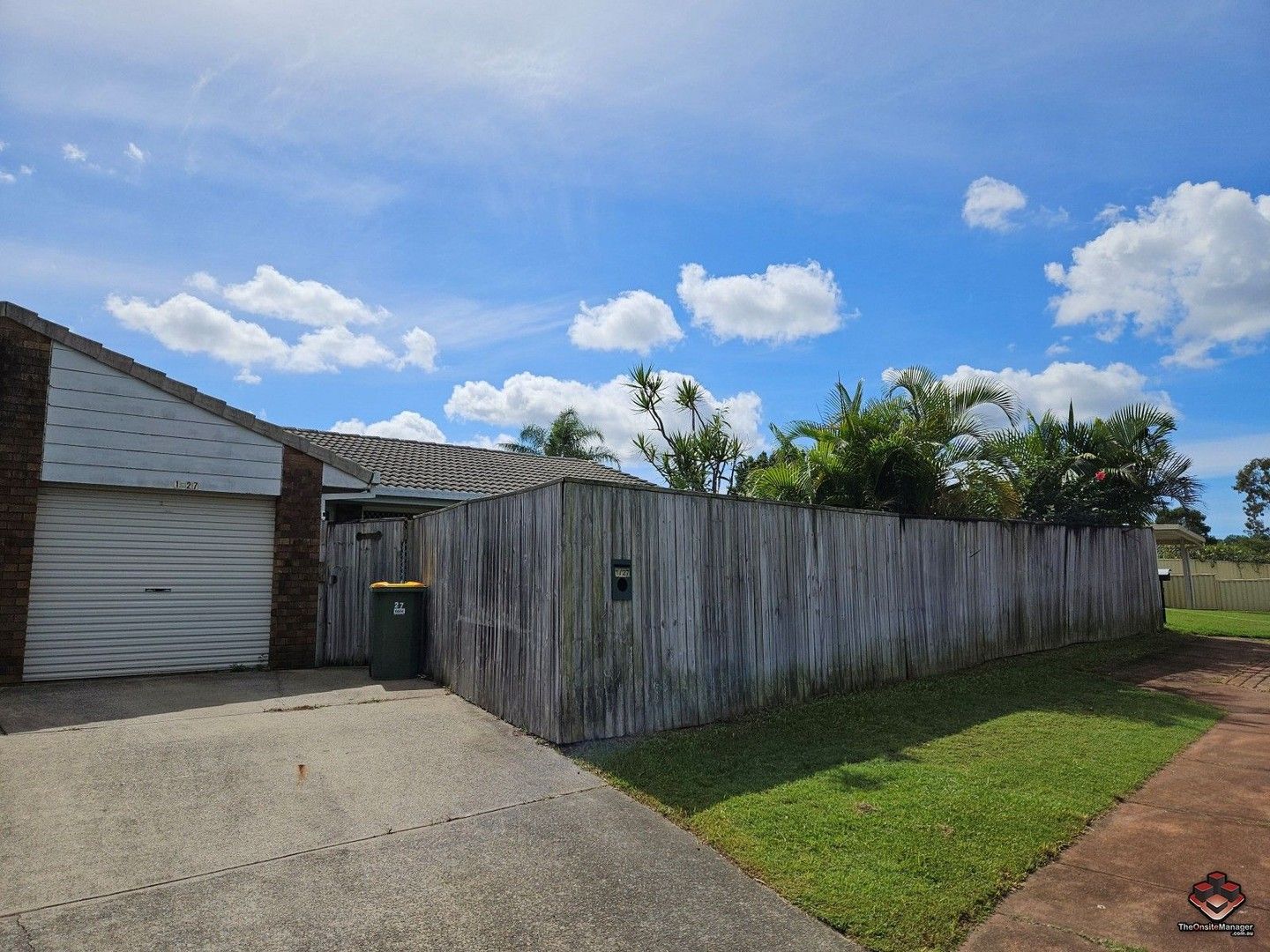 2 bedrooms Apartment / Unit / Flat in 1/27 Artists Avenue OXENFORD QLD, 4210
