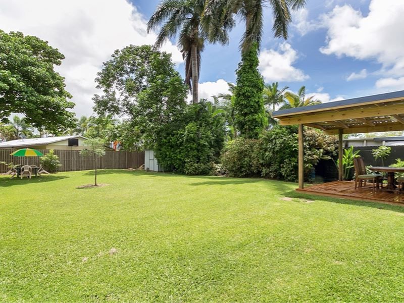 4 Close St, Mooroobool QLD 4870, Image 2