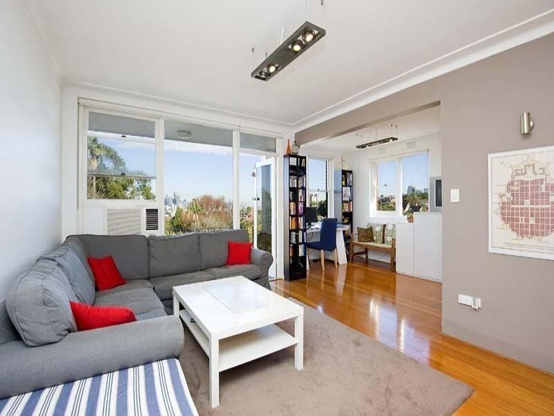 2 bedrooms Apartment / Unit / Flat in 4/24 Bennett Street NEUTRAL BAY NSW, 2089