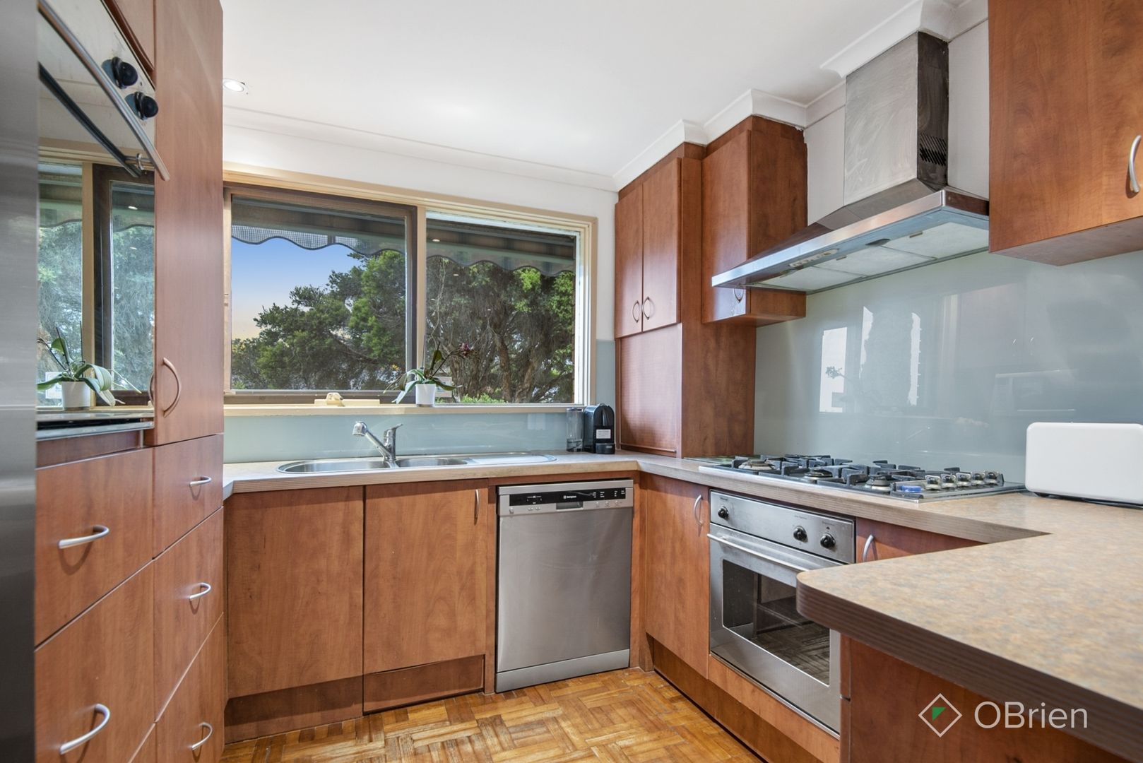 10 Reed Court, Endeavour Hills VIC 3802, Image 2