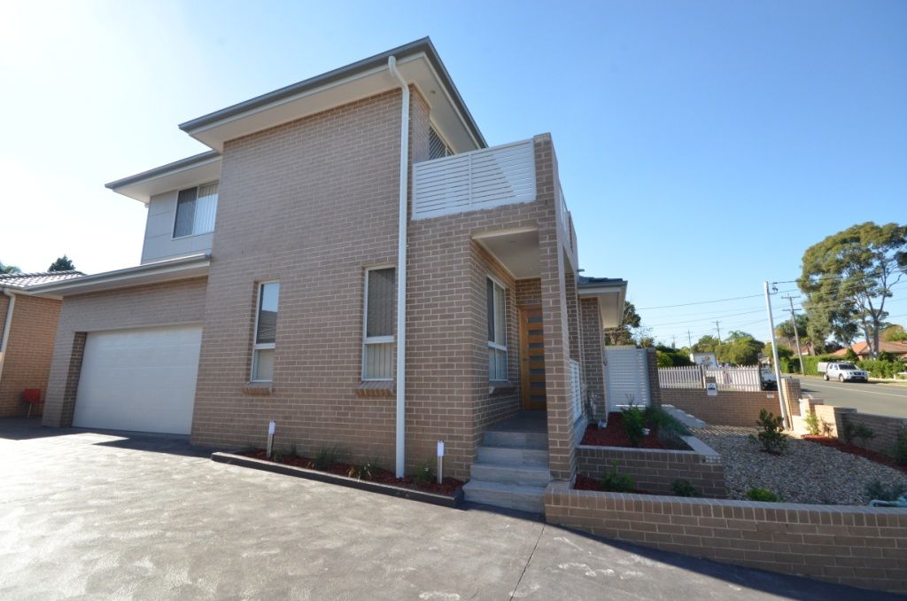 4 bedrooms Apartment / Unit / Flat in 1/13-15 Fullagar Road WENTWORTHVILLE NSW, 2145