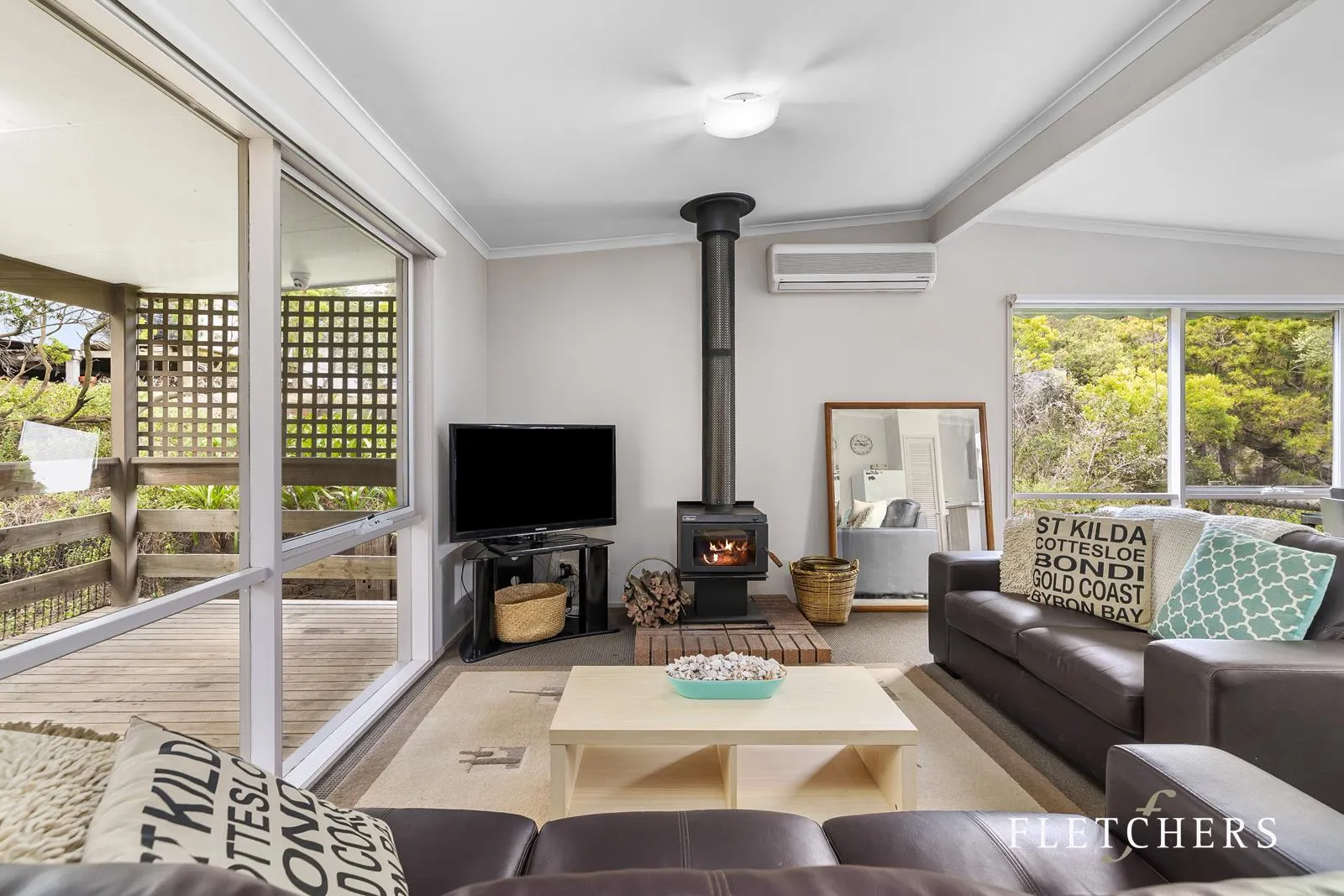 A classic beach house retreat with future potential - View 3