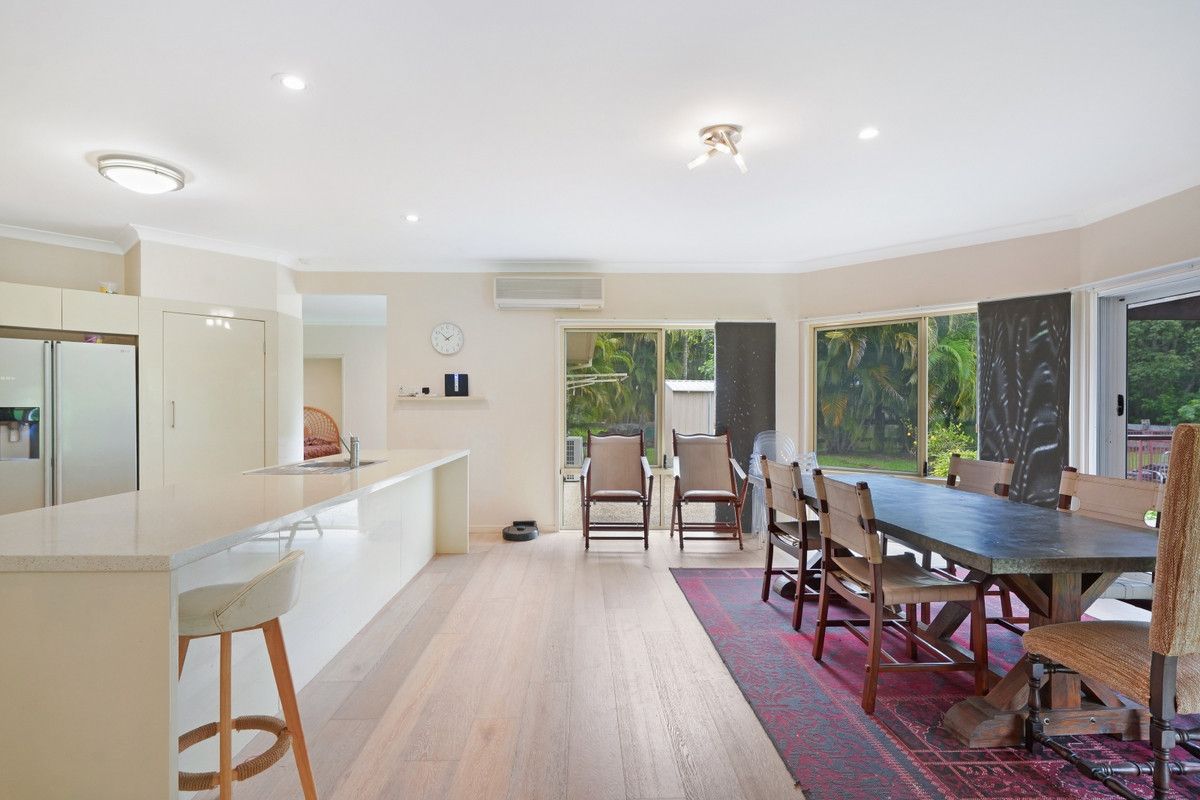 5 bedrooms House in 17 Dungogie Drive TALLEBUDGERA QLD, 4228