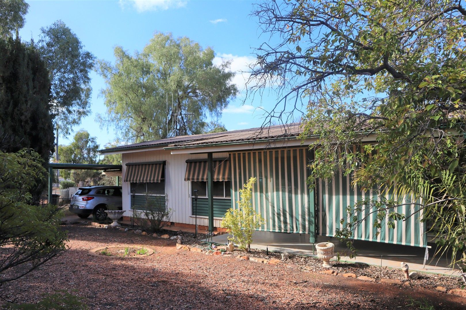 12 Madden, Cobar NSW 2835 Domain