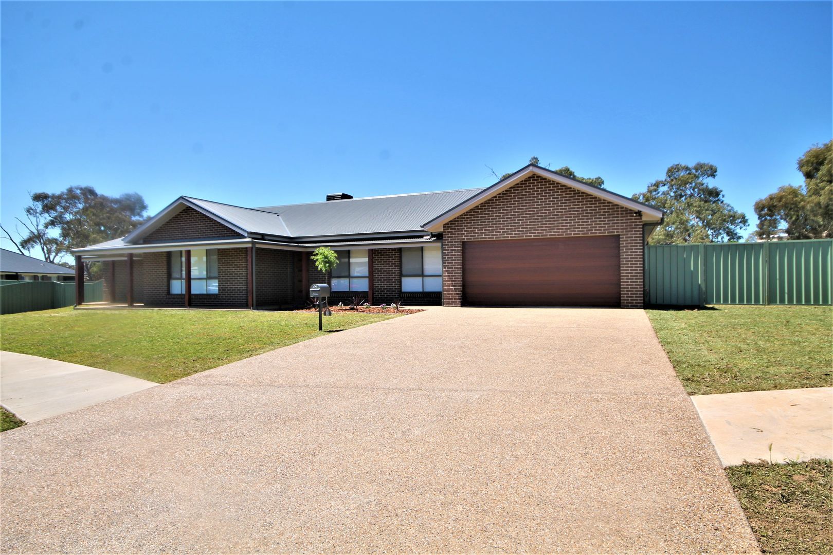 9 Francis Place, Young NSW 2594, Image 2