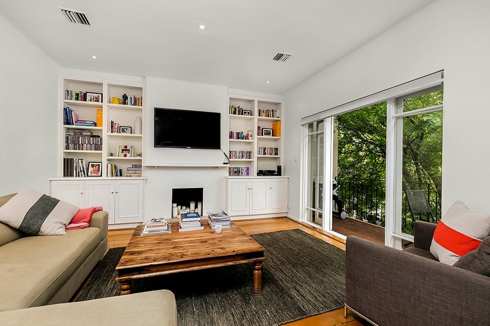 2 bedrooms Apartment / Unit / Flat in 3/247 Hampton Street HAMPTON VIC, 3188