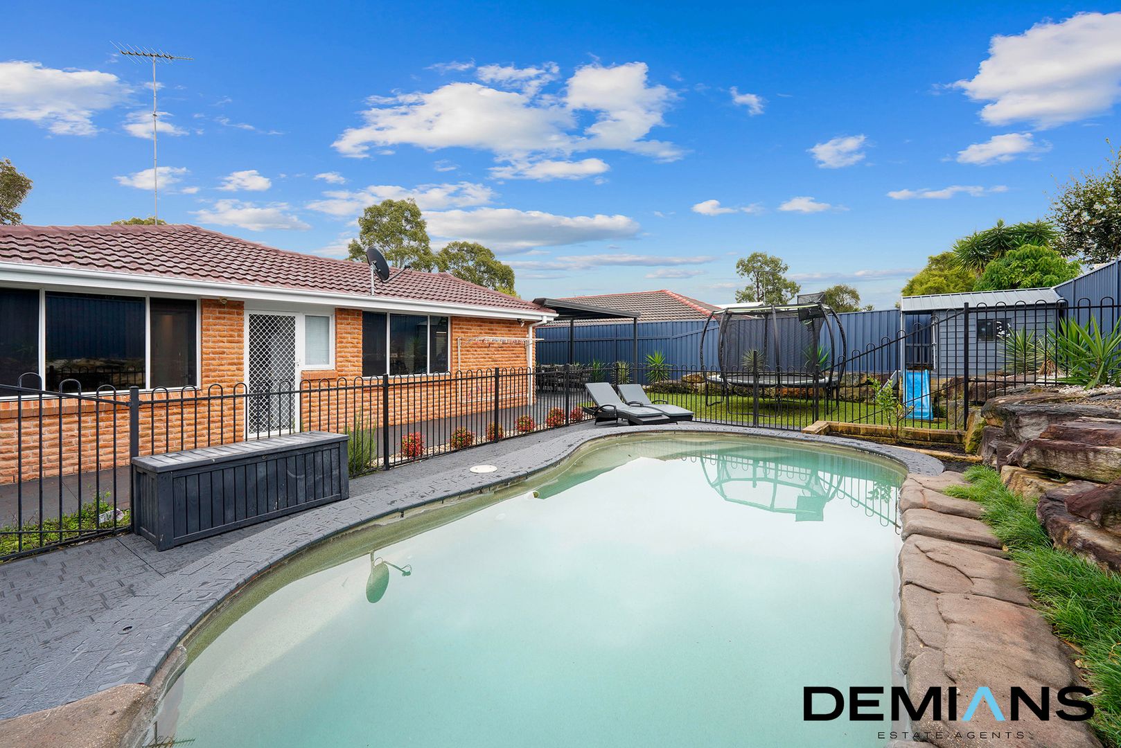 8 Beddington Court, Wattle Grove NSW 2173, Image 2