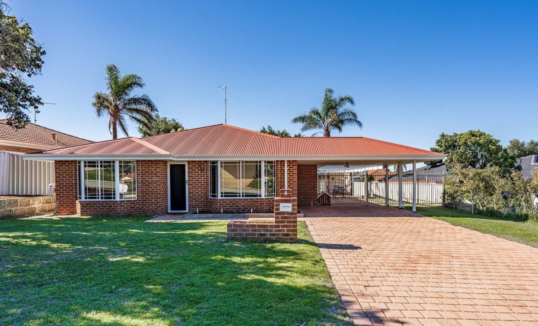 3 bedrooms House in 8 Amulla Court HALLS HEAD WA, 6210