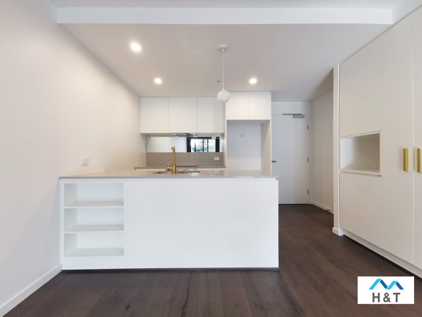 2 bedrooms Apartment / Unit / Flat in 323/81 Cooyong Street REID ACT, 2612