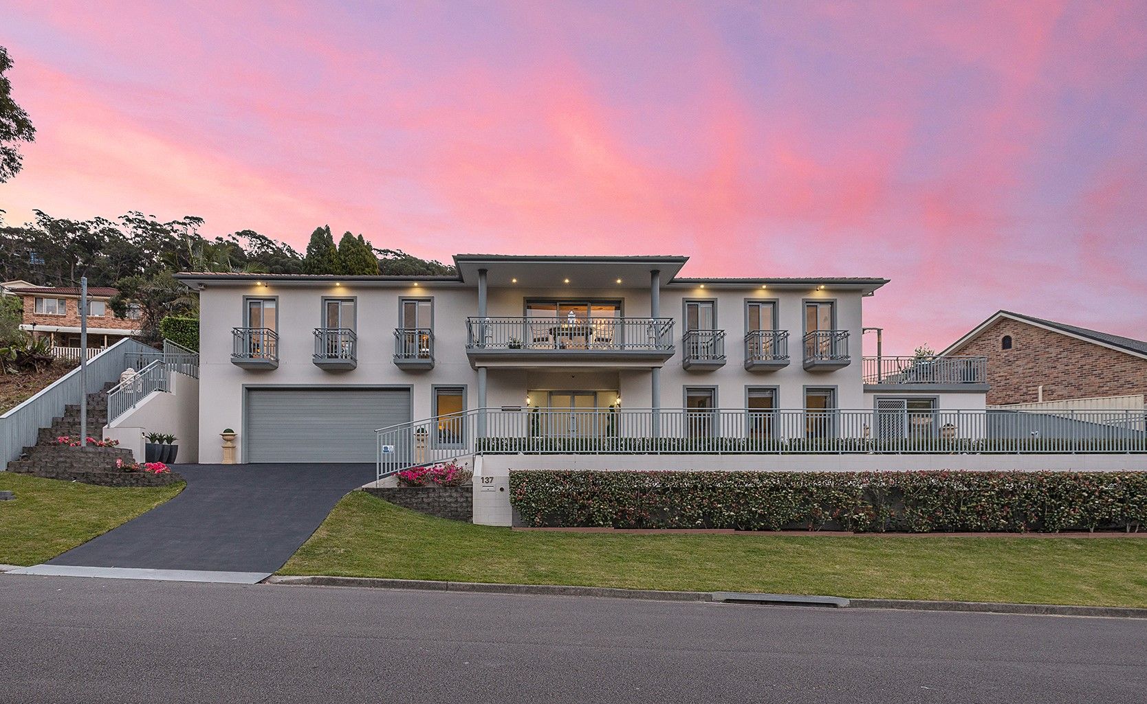 6 bedrooms House in 137 Navala Avenue NELSON BAY NSW, 2315