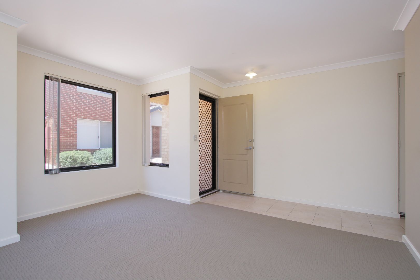 3/183 Leake Street, Belmont WA 6104, Image 2