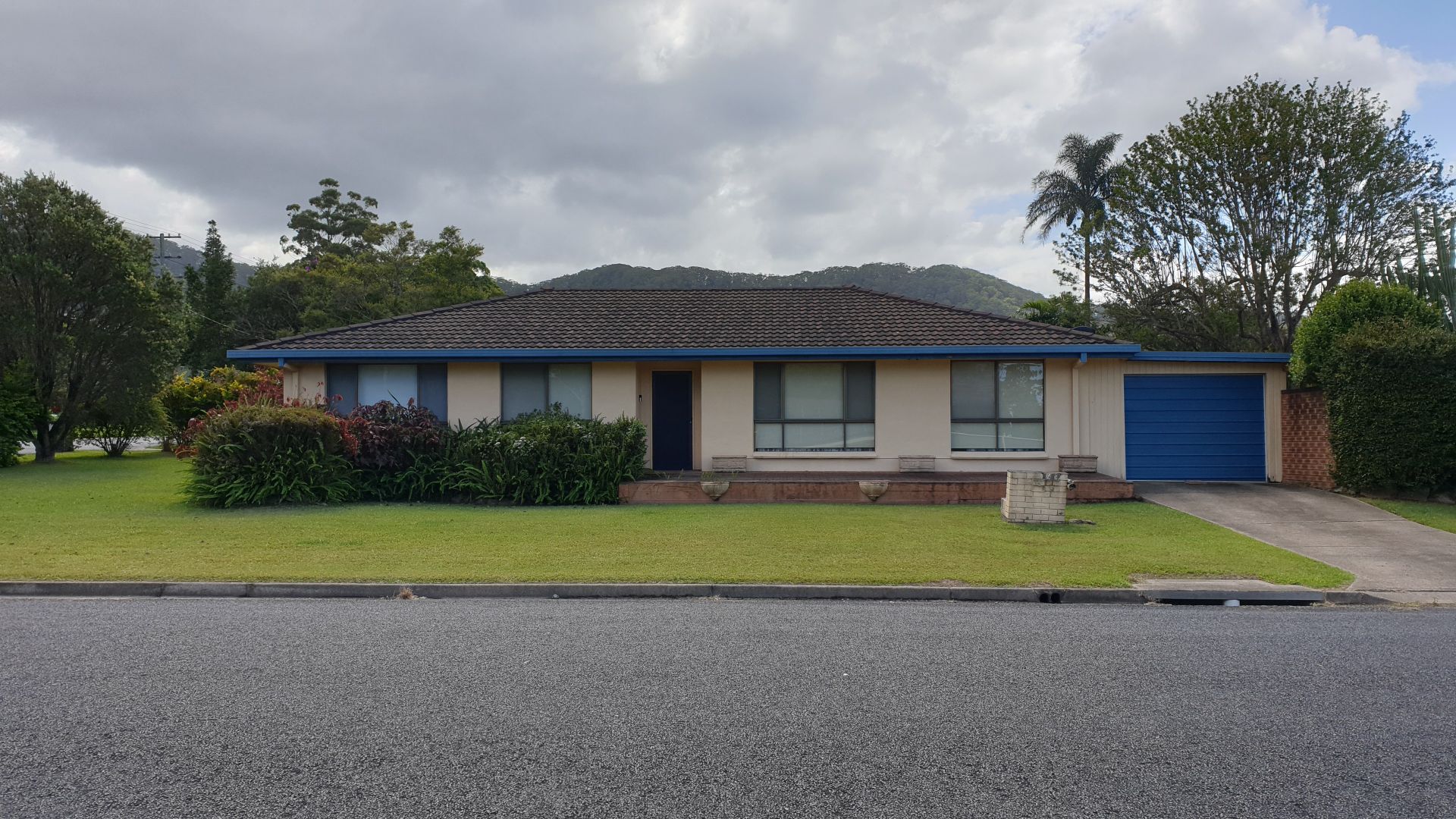 2A Finch Crescent, Coffs Harbour NSW 2450 House For Rent 625 Domain