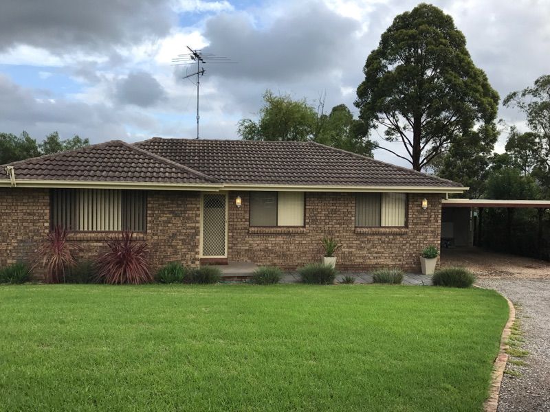 4 Cedar Place, The Oaks NSW 2570