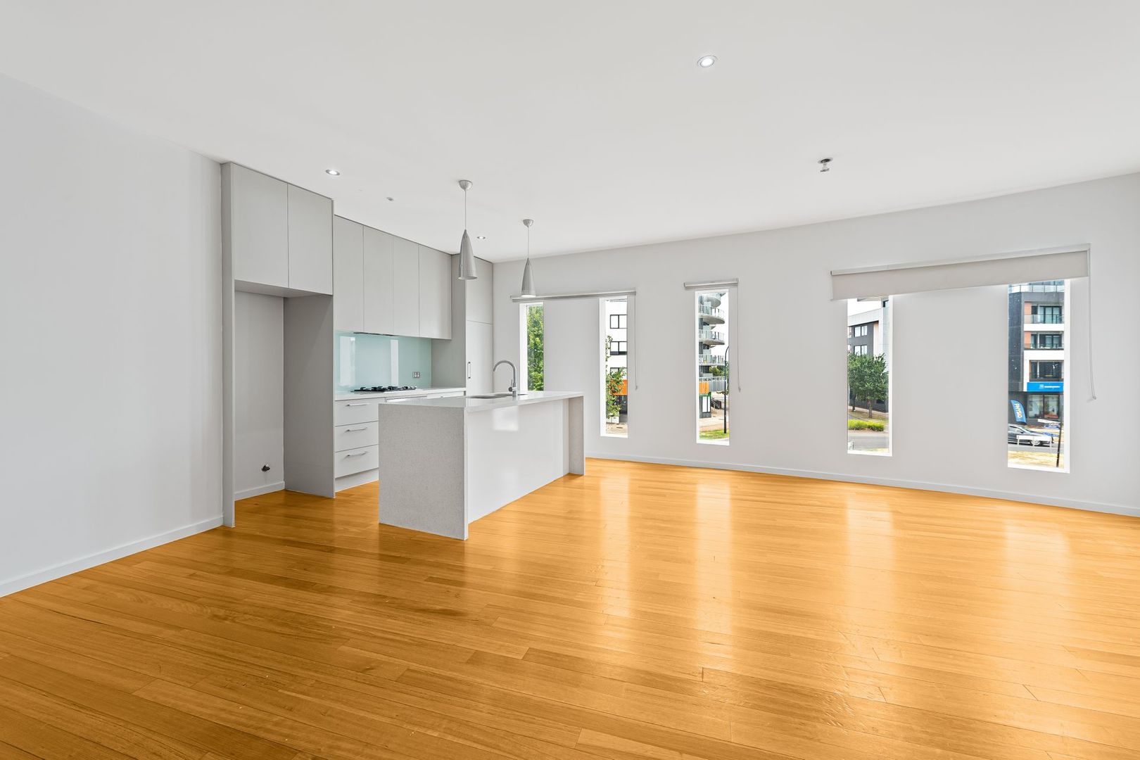 6/2 The Esplanade, Caroline Springs VIC 3023, Image 2