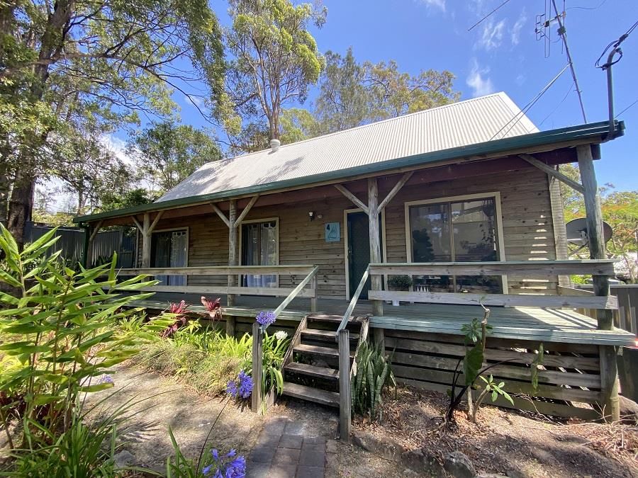 2 bedrooms House in 4 Wattle Place SANDY BEACH NSW, 2456
