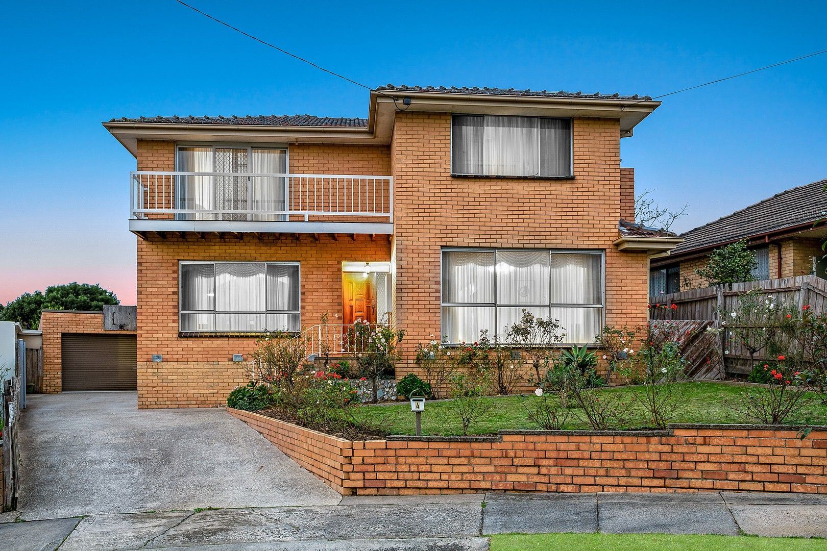 4 bedrooms House in 4 Rua Court OAKLEIGH VIC, 3166