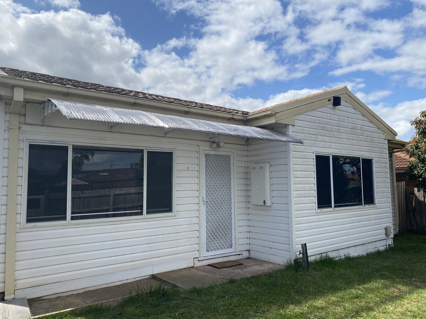 2 bedrooms House in 1 Cheryl Street MELTON SOUTH VIC, 3338