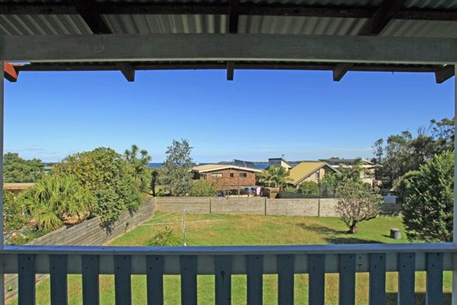 Picture of 20 Surfway Avenue, BERRARA NSW 2540