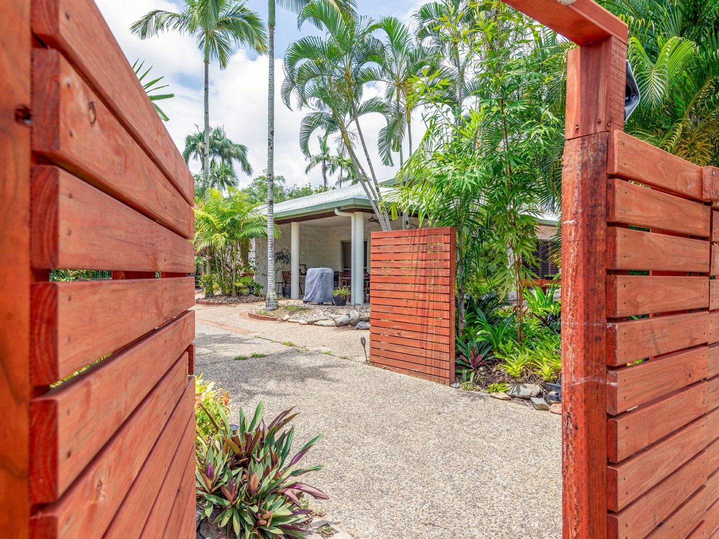 10 Undine Street, Port Douglas QLD 4877