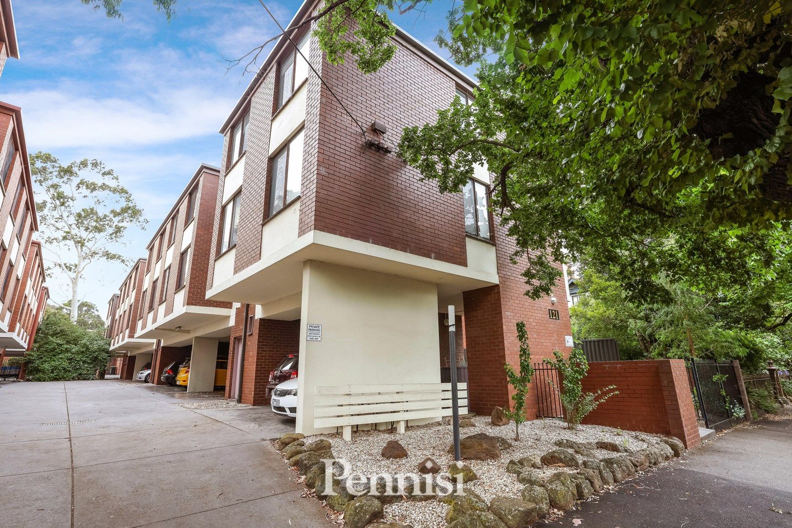 2 bedrooms Apartment / Unit / Flat in 6/121 Wellington Street FLEMINGTON VIC, 3031