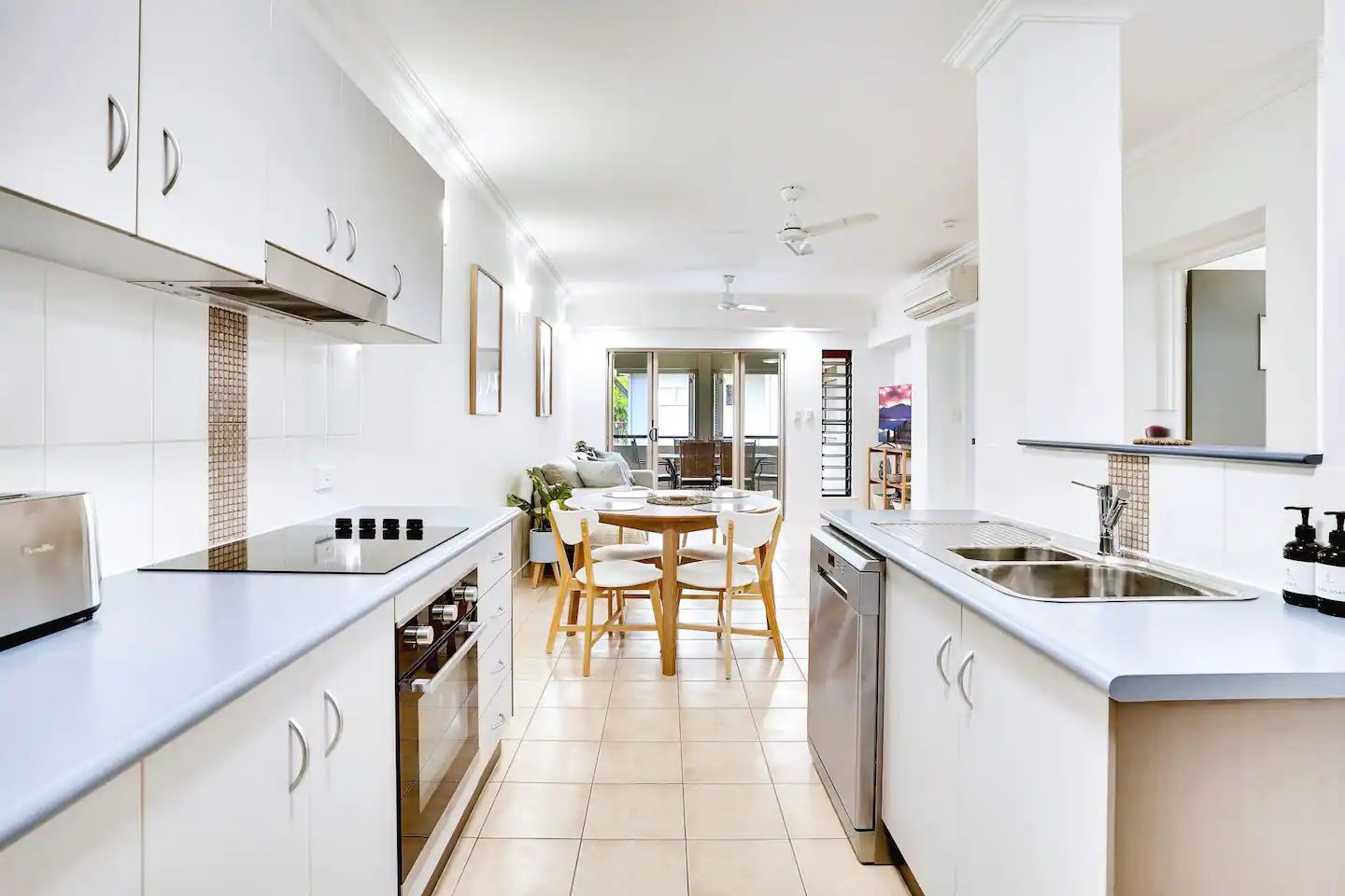 1510/40-62 Clifton Road, Clifton Beach QLD 4879, Image 2