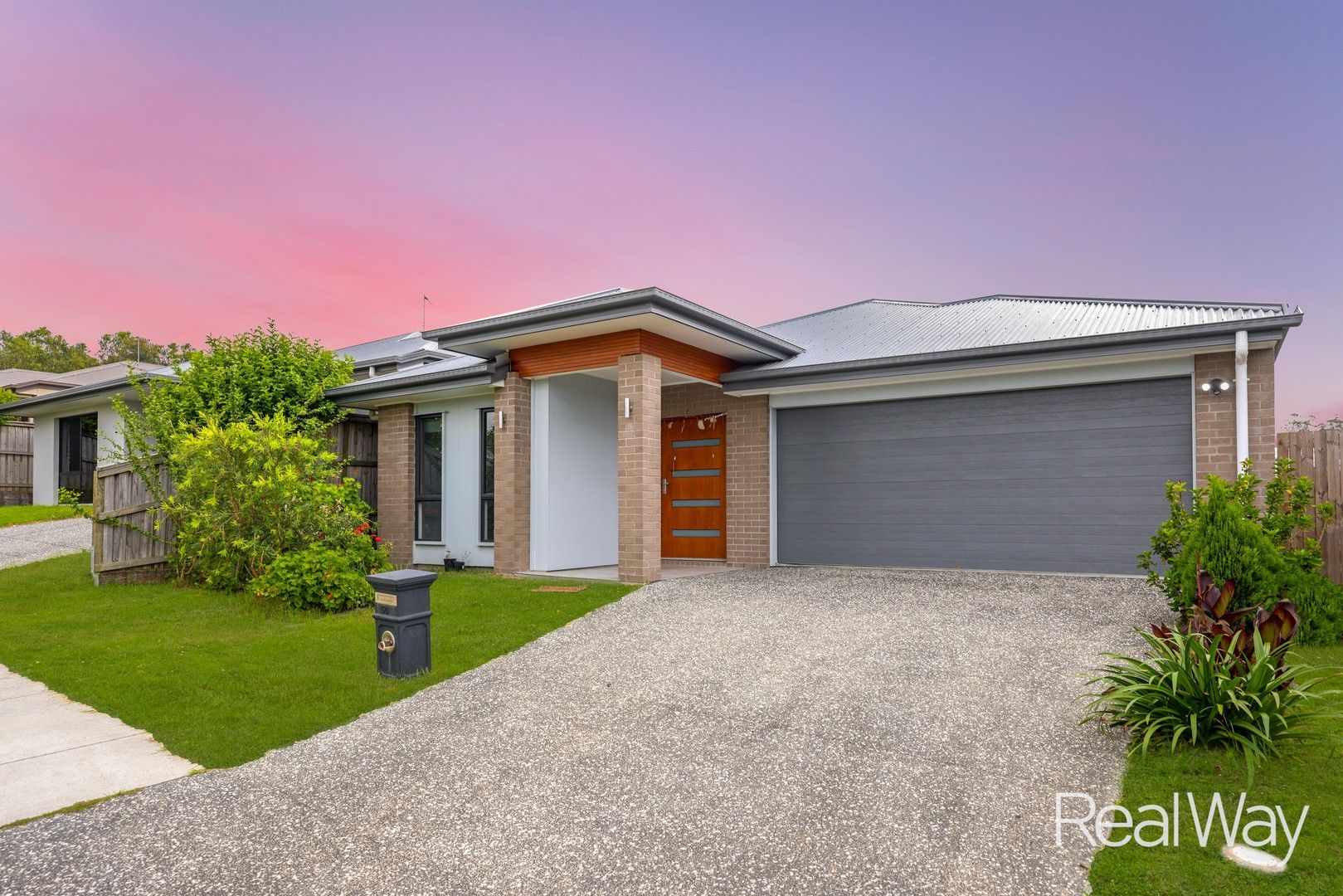 4 bedrooms House in 50 Roberts Cres BELLBIRD PARK QLD, 4300