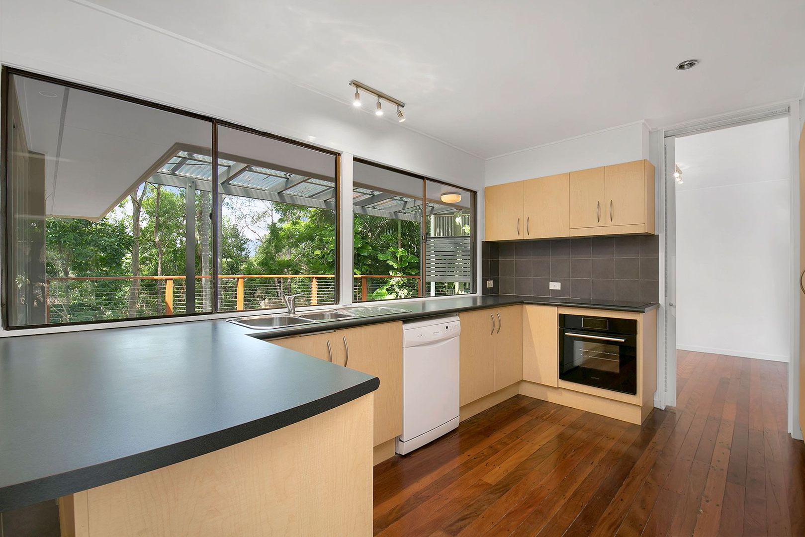 76 Ludlow St, Chapel Hill QLD 4069, Image 2