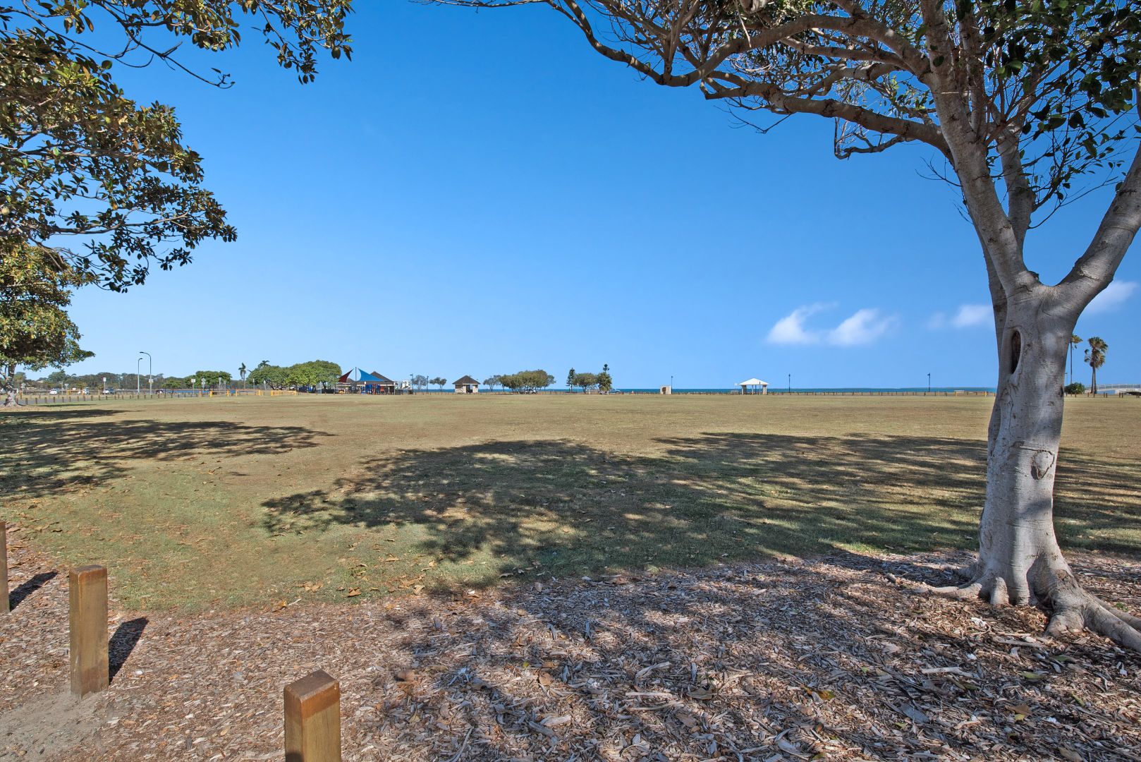 2/124 Hornibrook Esplanade, Clontarf QLD 4019, Image 2