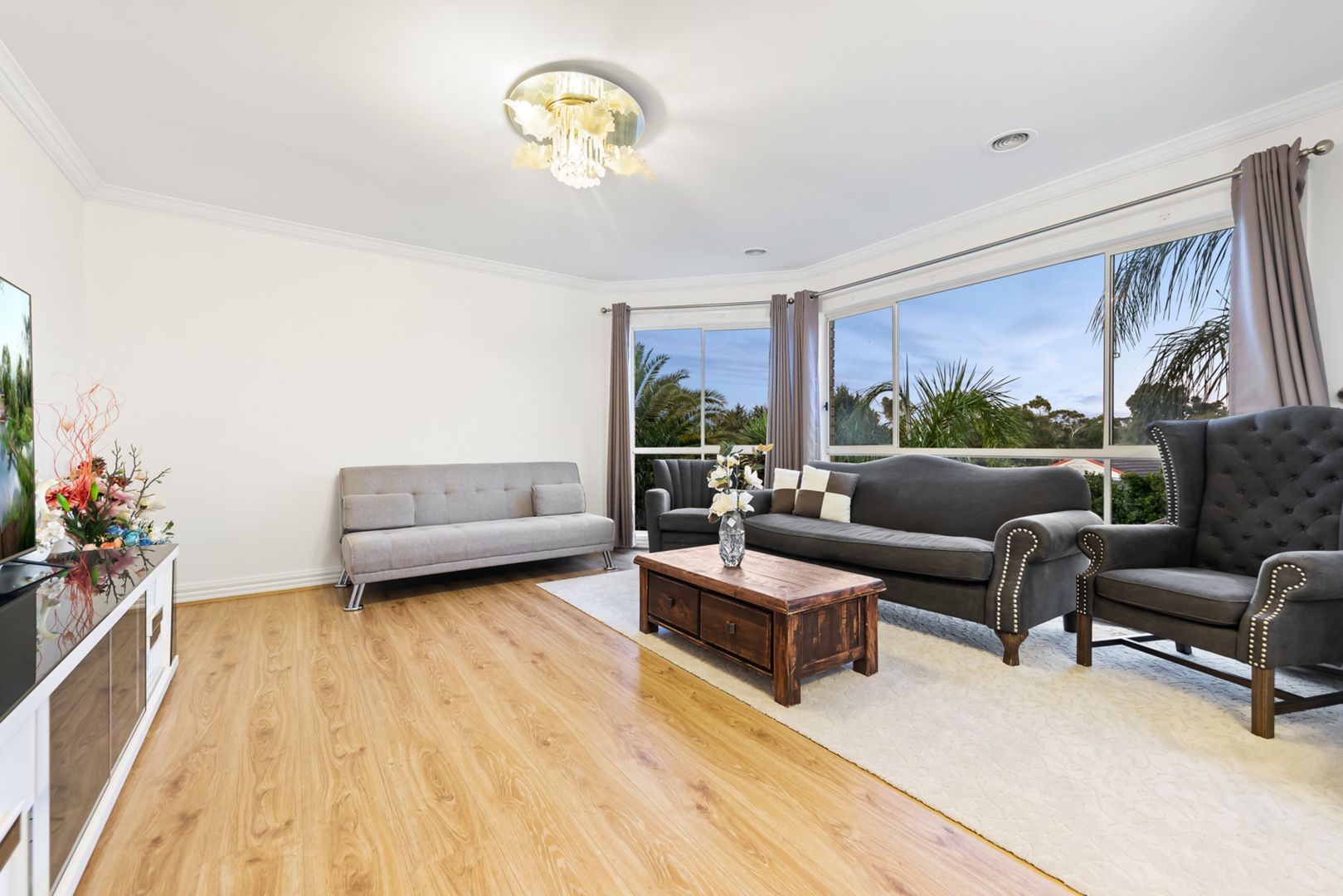 6 Burlington Chase, Hampton Park VIC 3976, Image 2