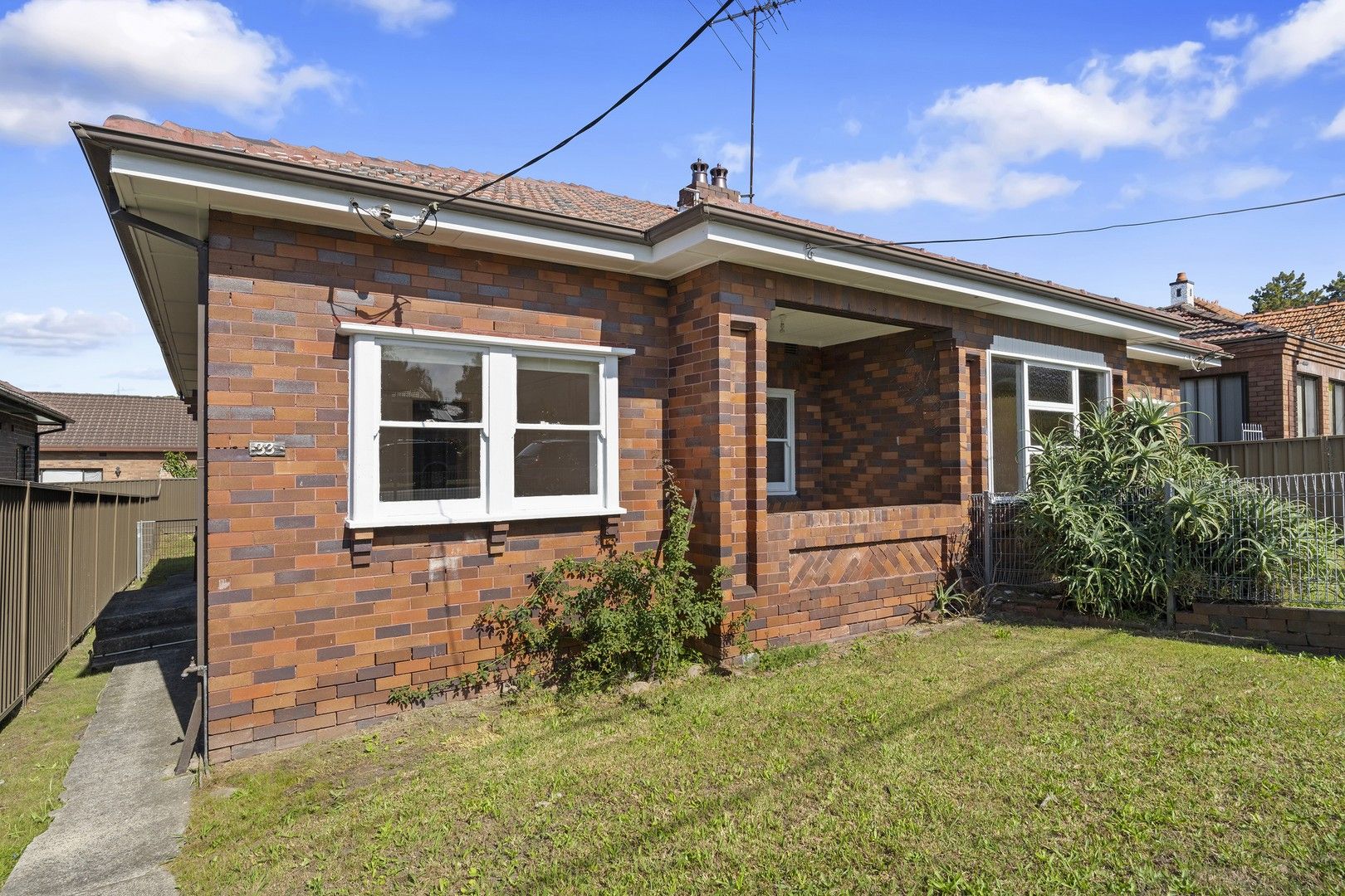 33 Jubilee Avenue, Carlton NSW 2218, Image 2