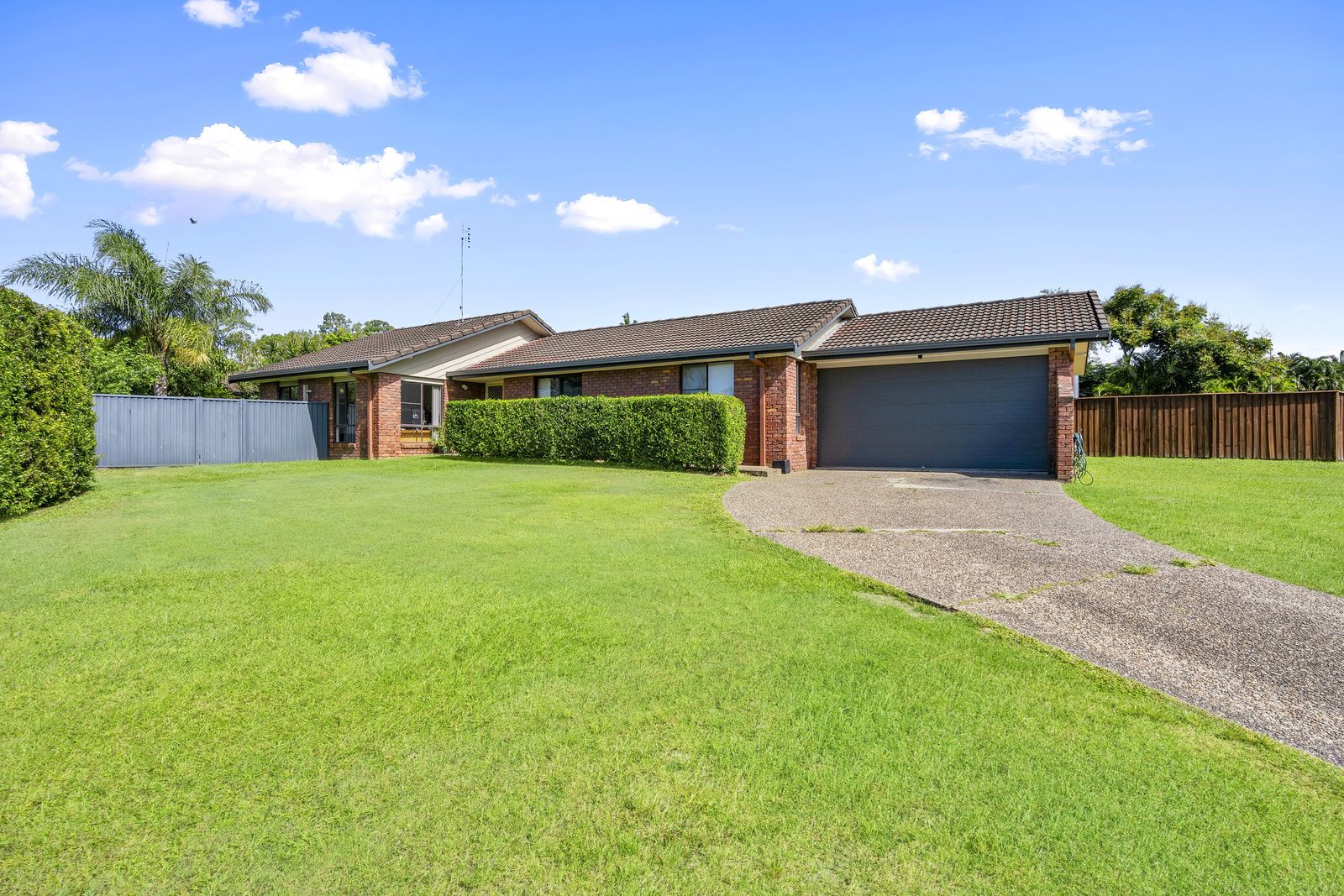 3 Midvale Place, Helensvale QLD 4212