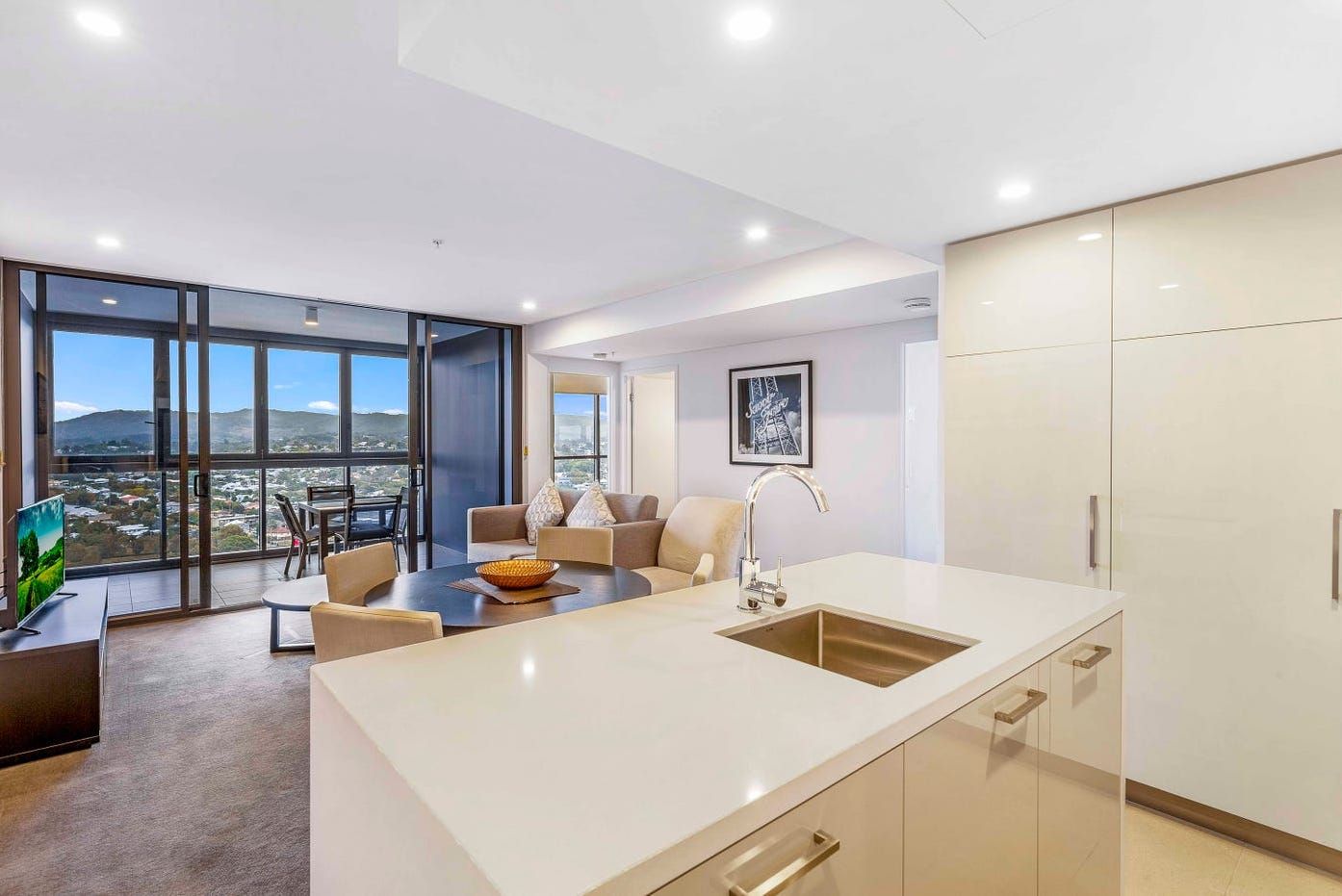 3 bedrooms Apartment / Unit / Flat in 1903/55 Railway Terrace MILTON QLD, 4064