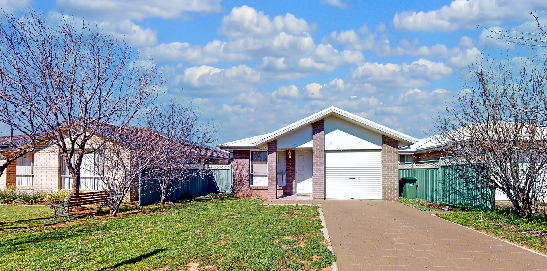 4 bedrooms Duplex in 10A Lansdowne Drive DUBBO NSW, 2830