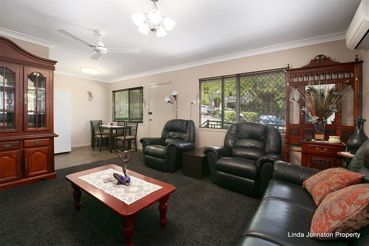 27 Richmond St, Corinda QLD 4075, Image 2