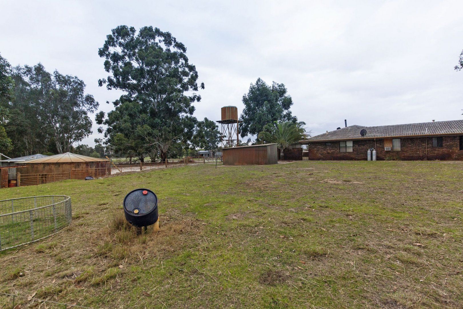 576 Hopkinson Road, Oakford WA 6121, Image 2