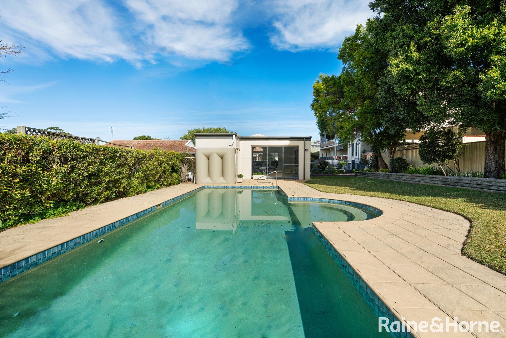 2 bedrooms Apartment / Unit / Flat in 14/187-189 Albany Street POINT FREDERICK NSW, 2250