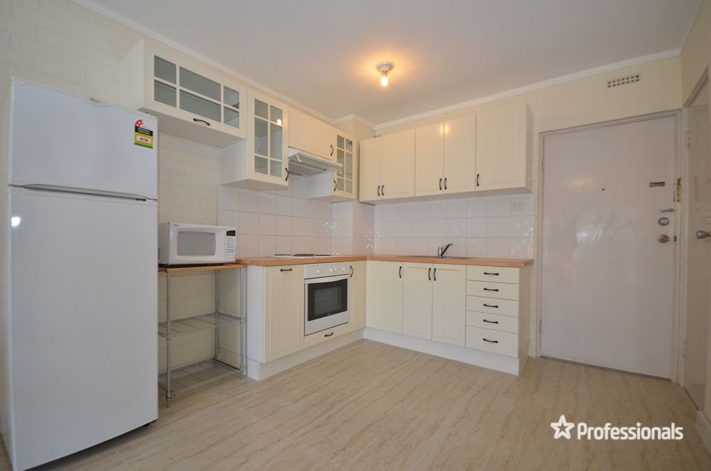 1 bedrooms Studio in 3/212 Hampden Road CRAWLEY WA, 6009