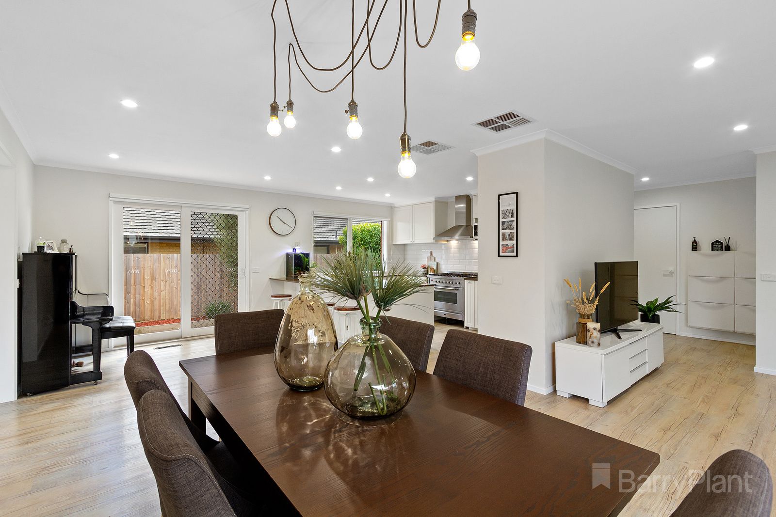 21 Watersedge Close, Knoxfield VIC 3180, Image 2