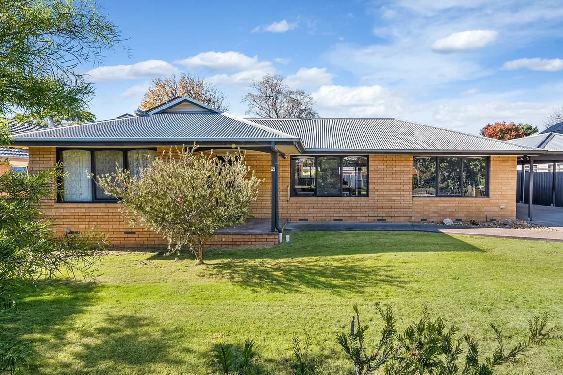 Picture of 26 Morris Road, WOODEND VIC 3442