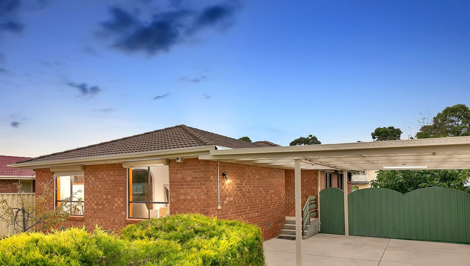 19 Golf Links Drive, Mill Park VIC 3082, Image 1