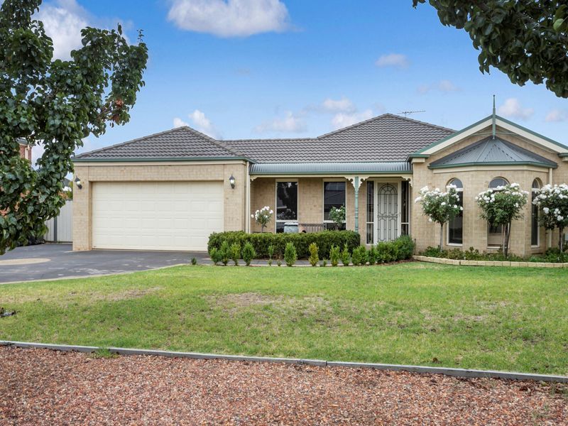 16 Stableford Chase, Harkness VIC 3337, Image 0
